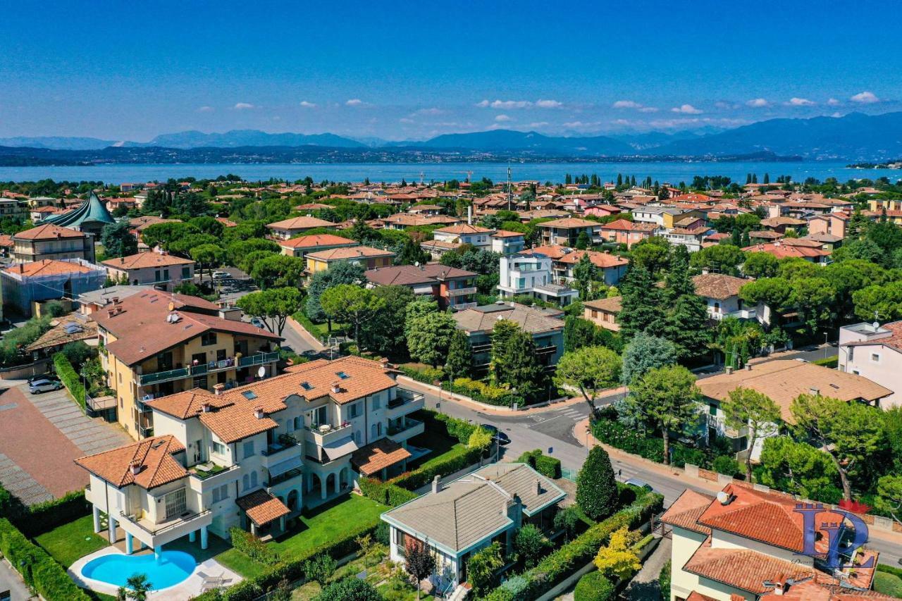 Desenzanoloft Official Partner Marriott Homes & Villas - Bea House, Sirmione With Private Garden And Share Pool Kültér fotó