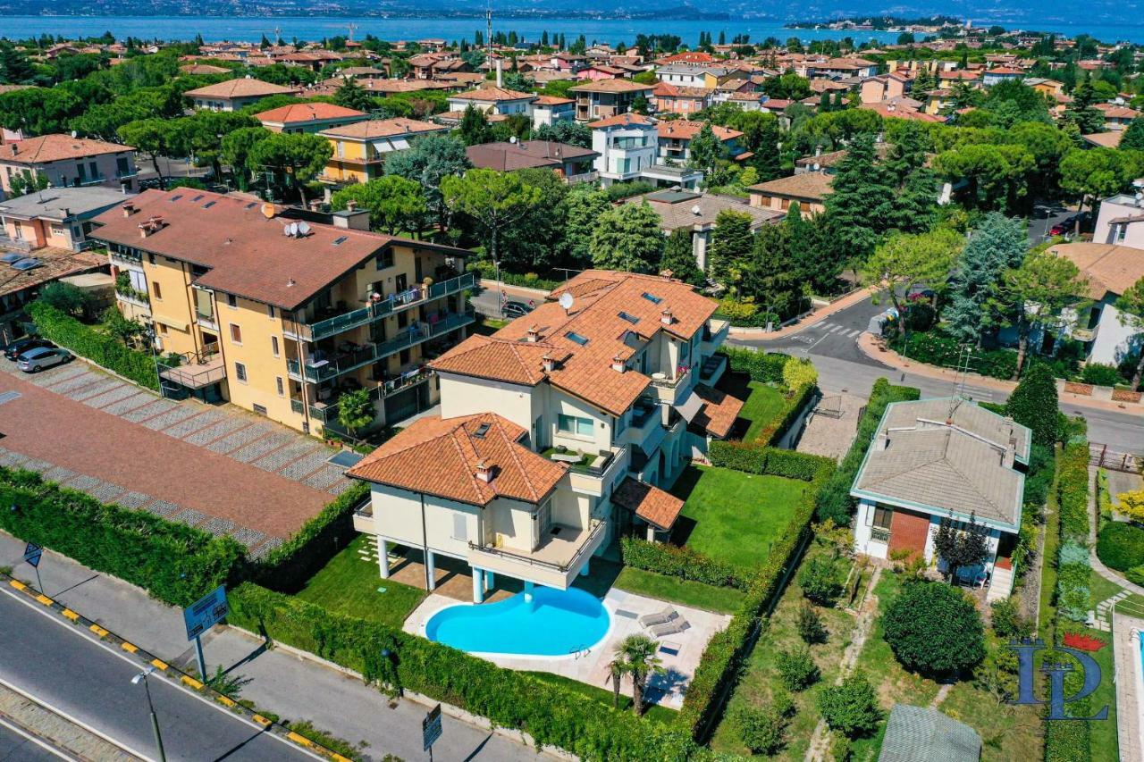 Desenzanoloft Official Partner Marriott Homes & Villas - Bea House, Sirmione With Private Garden And Share Pool Kültér fotó