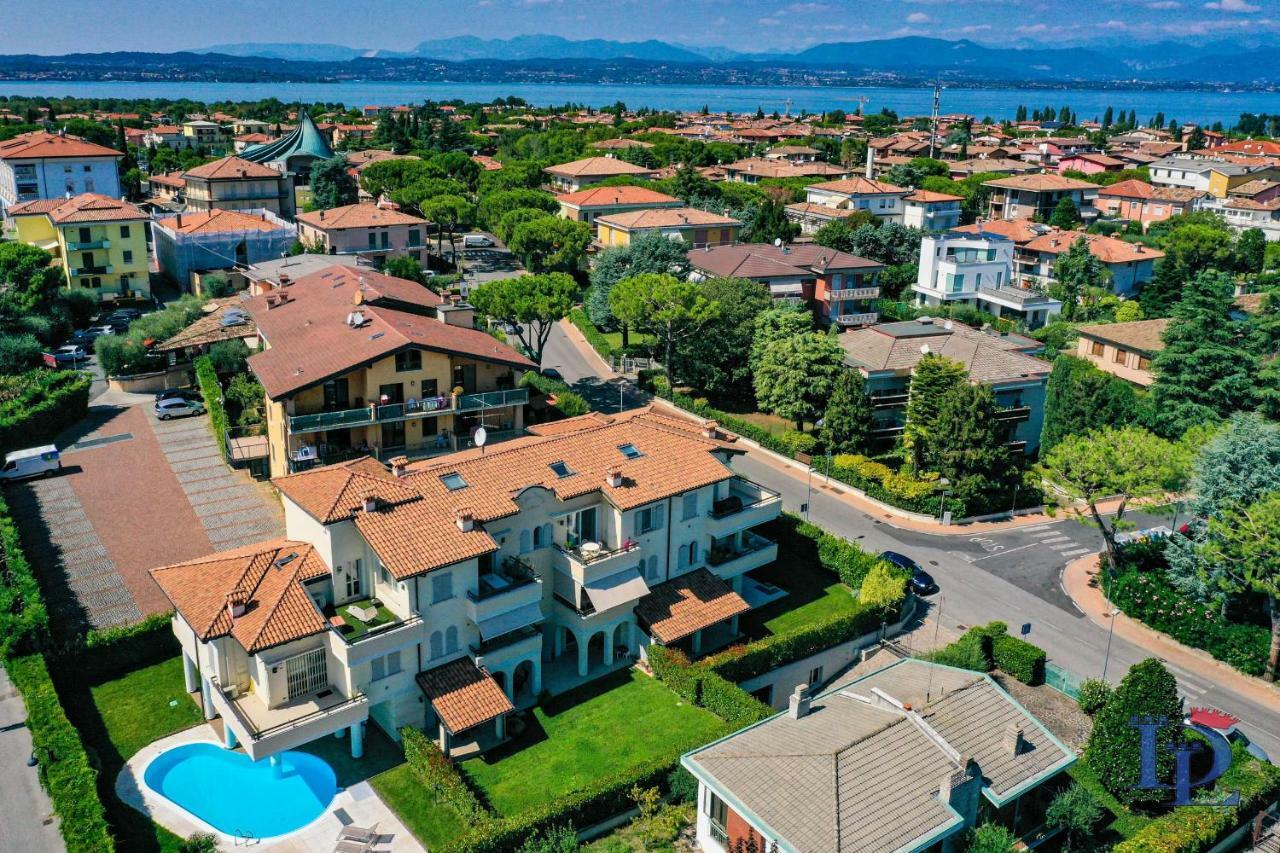 Desenzanoloft Official Partner Marriott Homes & Villas - Bea House, Sirmione With Private Garden And Share Pool Kültér fotó